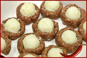 أكواب اللحم المفروم بالبطاطا المهروسة