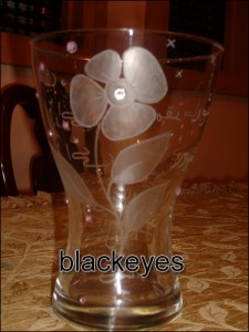 الرسم النقش على الزجاج والاشغال اليدويه