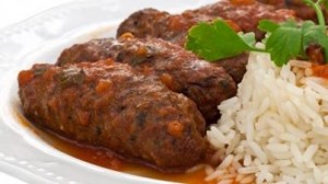 كيفية عمل كباب بصلصة طماطم