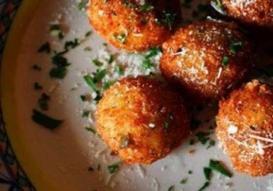 كرات الأرز بالجبنة