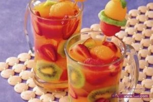 عصير الفاكهة الطازج المنعش