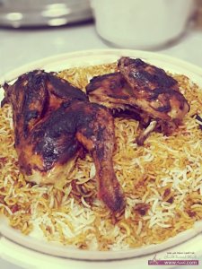 اكله رمضانية الارز الحضرمي بالبهارات مع الدجاج المشوي بالصور