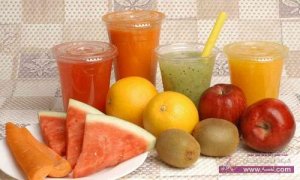 الماء والعصائر الطبيعية المفضل في رمضان