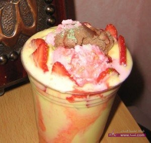 فخفخينا بالفواكه والكريما