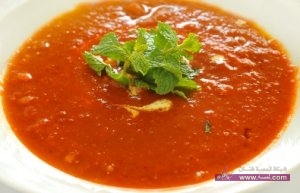 شوربة طماطم مع ريحان