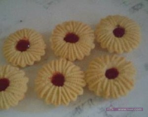 بسكوت بالمربي لذيذ وخفيف