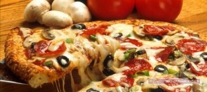 القواعد الأساسية لعمل البيتزا