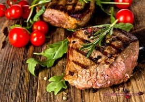 لحمة مشوية بالثوم في الفرن