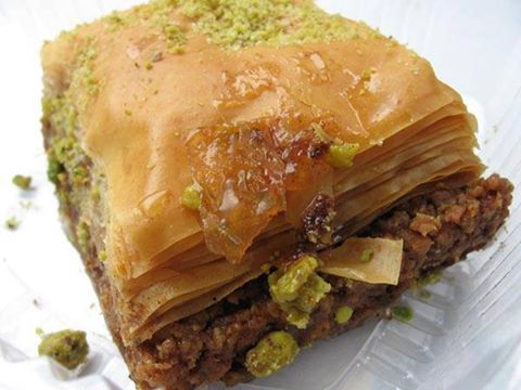 البقلاوة باللوز البقلاوة باللوز
