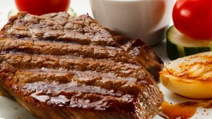 ستیك اللحم بالثوم وصوص البرتقال للرجيم