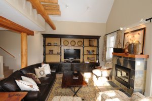 Extraordinary-Living-Room-Paint-Ideas-in-Traditional-Living-Room-with-Fireplace-Furnished-with-Dark-Brown-Leather-Sofa-and-Wooden-Table-Completed-with-Chairs-1024x680