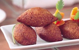 كبة-البرغل-بالبصل-والفلفل-الحار-800x510