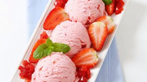 مثلج-الفريز-و-الحليب-المركز-810x456