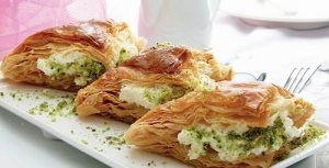 82293.triangles-chips-cream