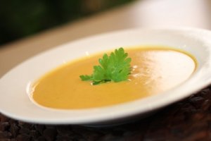 شوربة البطاطاوالكراث من انواع الشوربات المفيدة والصحية