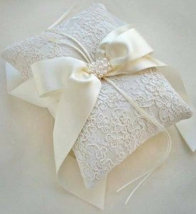 مخدات للدبل العروس تجنن