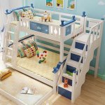 تصميمات توفر في مساحة الغرفة حيث كونها سرير اطفال به وحدات لـ التخزين ايضًا     