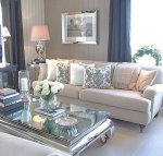 ديكور المرايا بالطاولات تحفه    