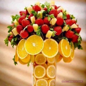 فنون في تقديم انواع السلطات والفواكة