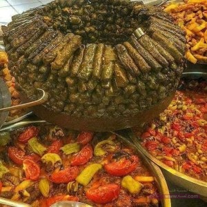 الفن في تقديم سفرة الطعام