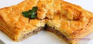 جلاش باللحمة المفرومة والجبنة