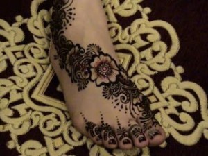 صور رسومات حناء اماراتية 2015 , صور نقوش حناء ناعمة لبنات الامارات 2014