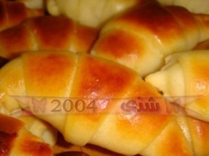 الكروسان بالعجينه الذهبيه