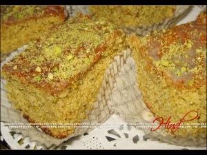 بسبوسة هشة ولذيذة ومتماسكة .