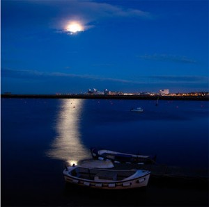 صور القمر من اجمل المناظر الطبيعية 2014 , صور طبيعية للقمر لحظة الغروب صور مناظر طبيعية خلابة