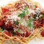 كرات اللحم مع السباغيتي وصلصة الطماطم