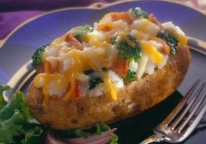 بطاطس محشية بالدجاج والفلفل الأخضر
