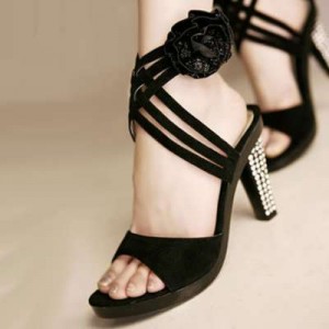 موديلات احذيه مميزة للاعراس 2015   صنادل شيك راقيه للزواجات  احذيه ماركات