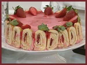 كيك الفراولة* 2 باكيت سويسرول بالفراولة