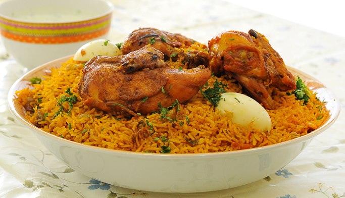 أرز بالبهارات مع الدجاج أرز بالبهارات مع الدجاج