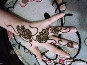 اجمل رسمات الحنة الهندية على اشكال ورود و فروع و اشجار2014_2015