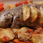 كيفية عمل السمك المشوى مع البطاطس