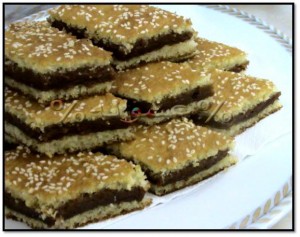 كيك الزبدة المحشو بالتمر