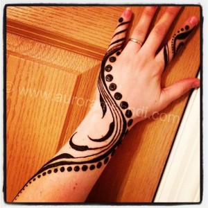 صور نقوش حنه خليجية  لليدين و الرجلين 2014