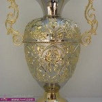 مزهريات مطلية بالذهب والفضة