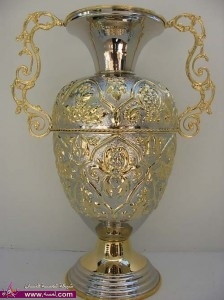 مزهريات مطلية بالذهب والفضة