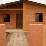 بيت كامل من قناني المشروبات الغازية.تدوير القوارير.افكار غريبة من الاوعية الزجاجية بيت كامل من قناني المشروبات الغازية.تدوير القوارير.افكار غريبة من الاوعية الزجاجية