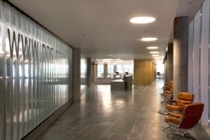 ديكور درج وممرات مستشفيات ومكاتب خيالية جبس واضاءة وسراميك 2015