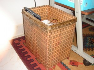 استغلال الكرتون لعمل الأشياء  وبعض الأدوات