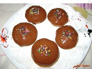 كــب كـيــك الـمـحـشــي بـالشوكولاته بالخطوات المصورة