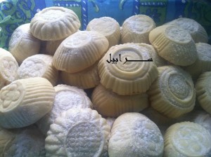 معمول بطريقة جديدة ولذيذةوخفيف وهش ويذوب بالفم