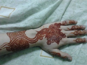 صور نقوش حناء مزخرفة للعرايس من الفن و الابداع الهندي 2014