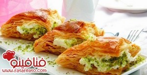 مثلثات الرقائق محشية بالقشطة