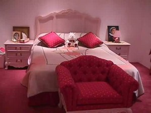 أرقى غرف نوم ملكية للعرسان 2015ديكورات تحفه لغرف النوم 2014