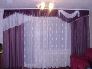 تصميم ستائر غرف نوم بالوان البترولى مع رسم الورود بالابيض