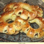 معجنات محشية بالتمر والهيل